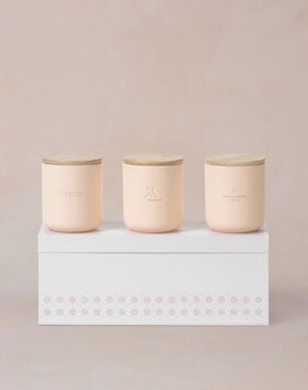 Journey in Scent: Hotel Candle Gift Set thumbnail number 1